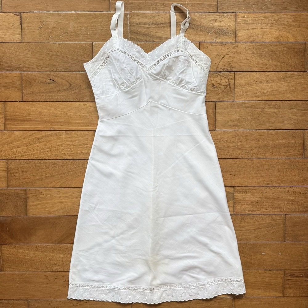 VTG 60s MCM Her Majesty Cotton Eyelet Full Slip Girl Sz 9/10 Adjust Straps USA